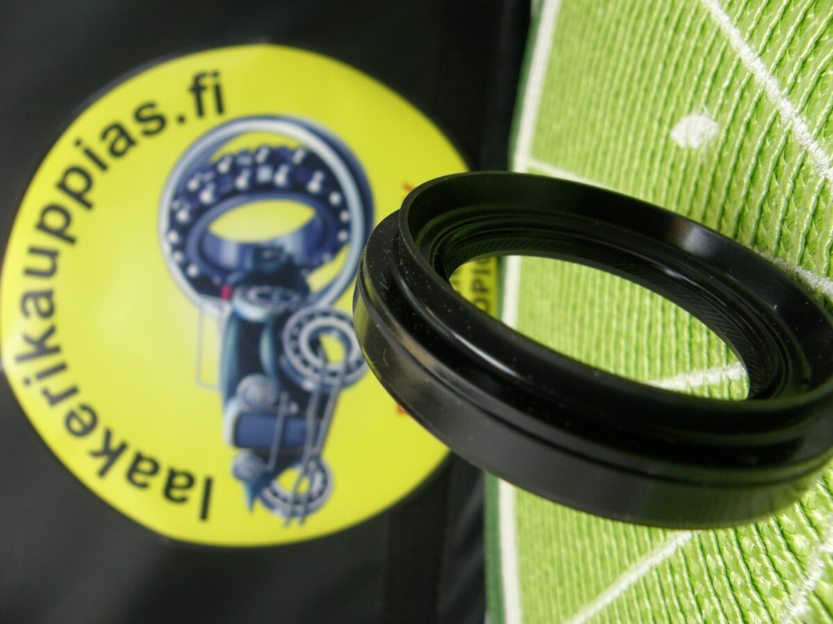 41X61X9/13, AKSELITIIVISTE, 3-HUULTA, 1-HUULI SIVULLE, ULKONEVA HUULI, EU191799