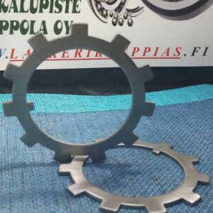 PYÖRÄNNAVAN LUKKOPRIKKA, VOLVO TAKAPYÖRÄ, 08-2260=YL 191179, LUKKOLEVY, SISÄREIKÄ 83MM, ULKOMITTA 120MM, PAKSUUS 3MM, EU186949